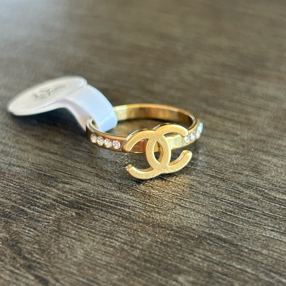 Gold & Rhinestone Ring - Picture 2 of 6